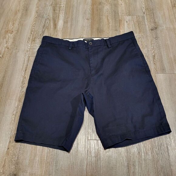 Banana Republic Aiden Short Classic Fit 9" Inseam Chino Shorts Men's Size 36 - Picture 1 of 8
